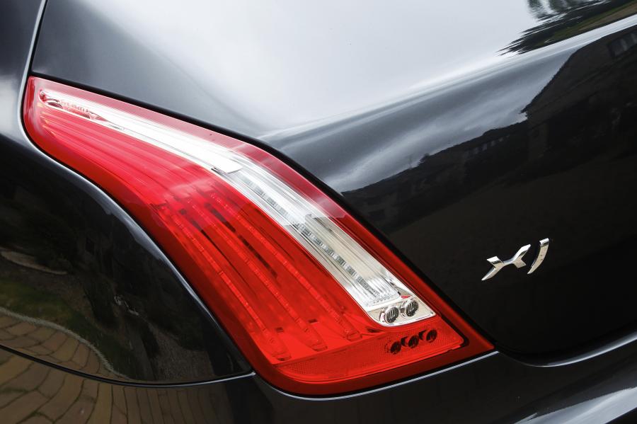  Jaguar XJ 2012 года  (UK) (фото 20 из 121)